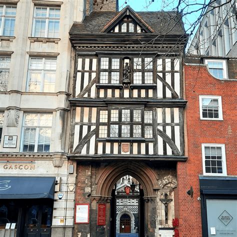 The Construction of Medieval and Tudor Houses in London